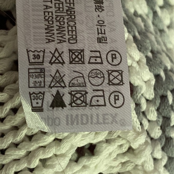 NWT. Zara White/Blue Knit Midi Dress. Size M. - Picture 9 of 9